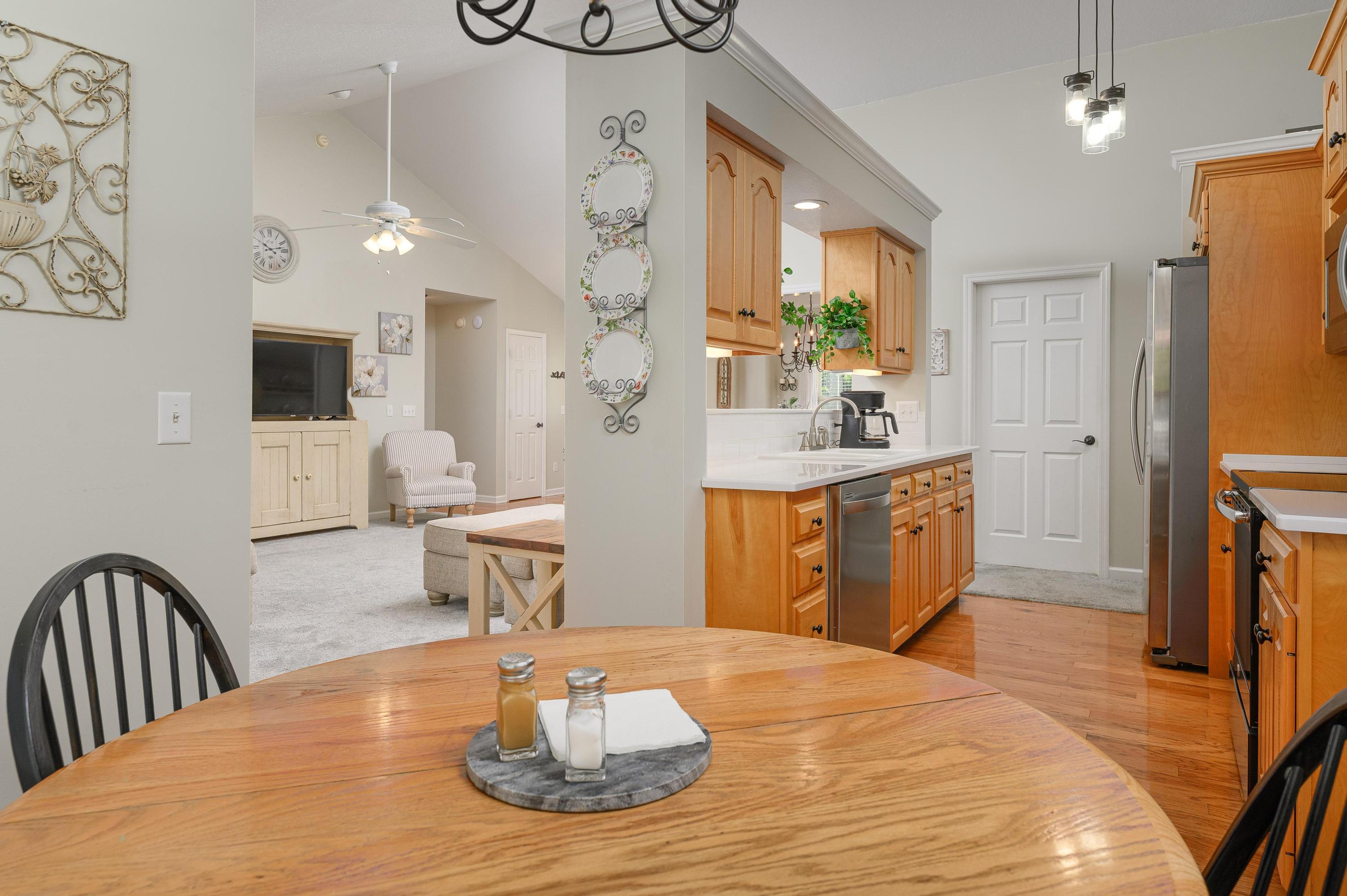 9942 Fielding Road Ooltewah, TN 37363 - Photo 25 of 38 Dining Nook