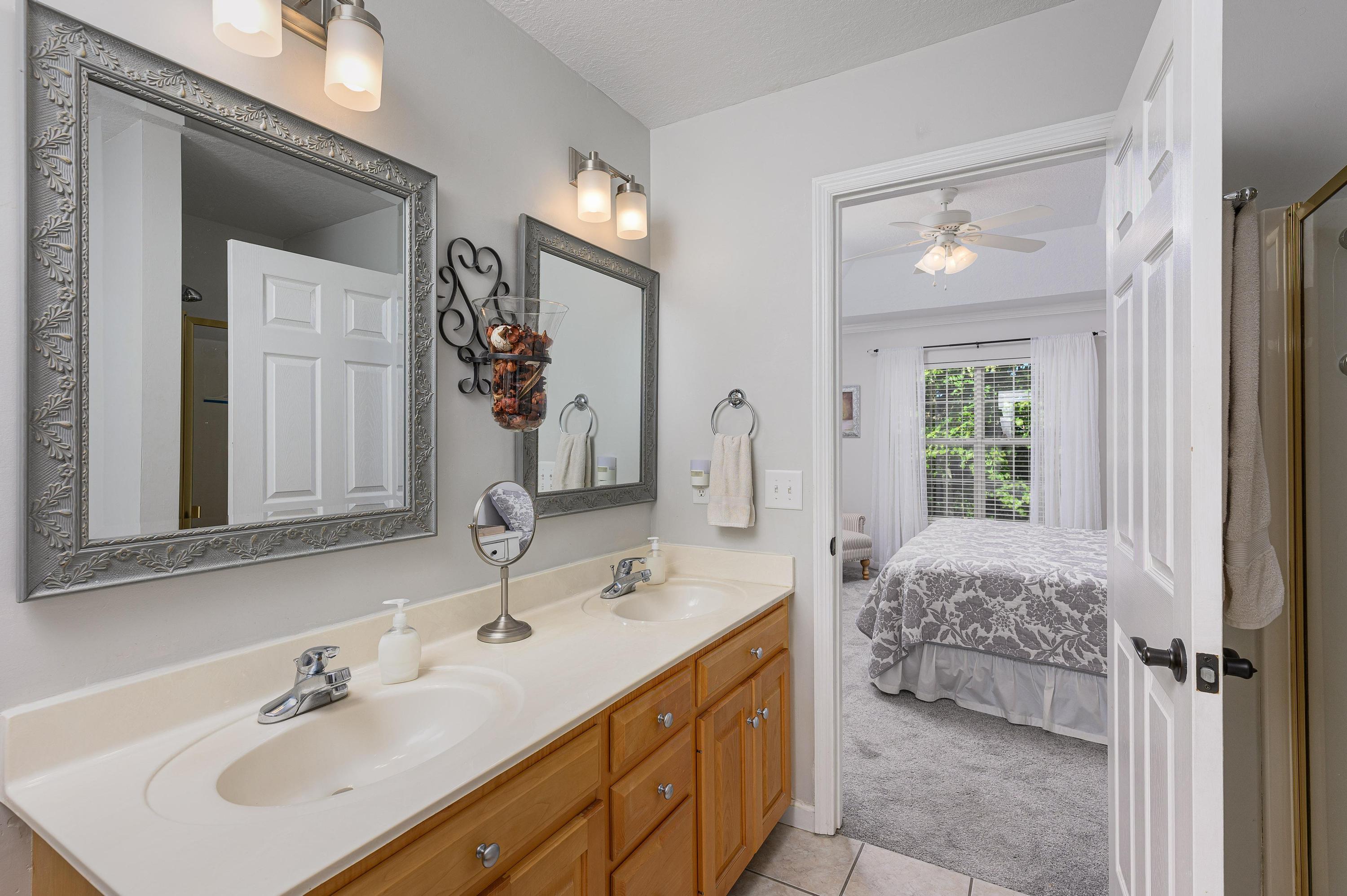 9942 Fielding Road Ooltewah, TN 37363 - Photo 29 of 38 Primary Bathroom