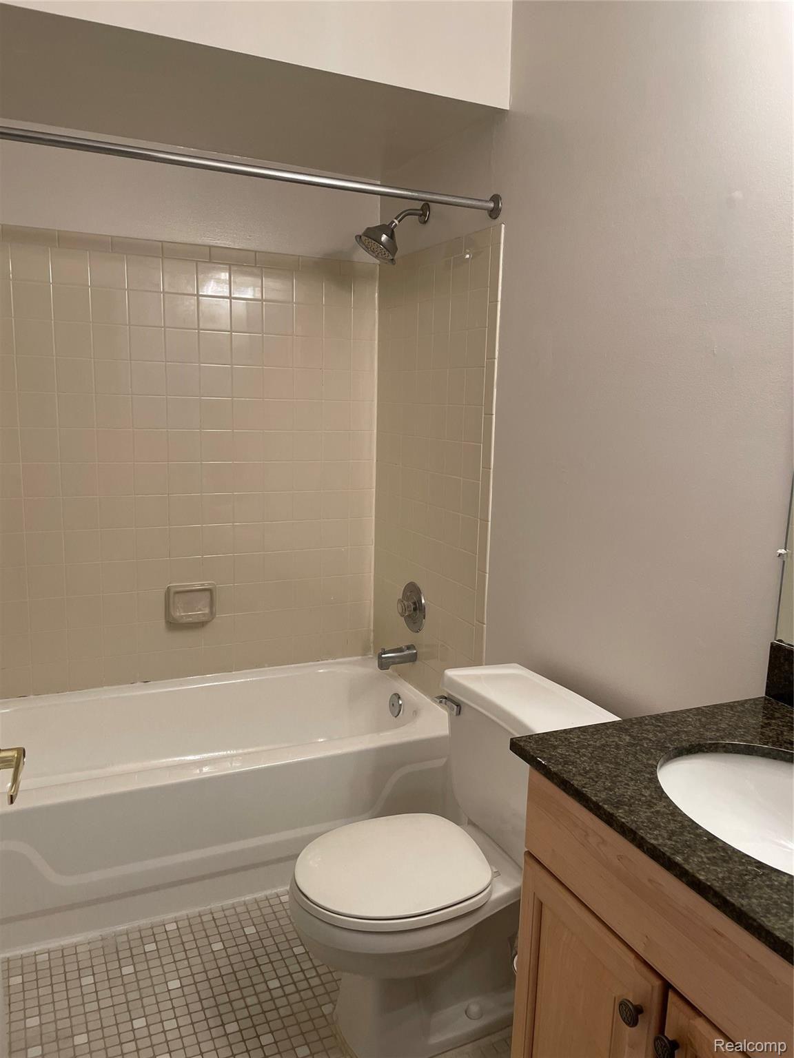 1682 Clemens Circle Rochester, MI 48307 - Photo 18 of 32 IMG_1097.JPG