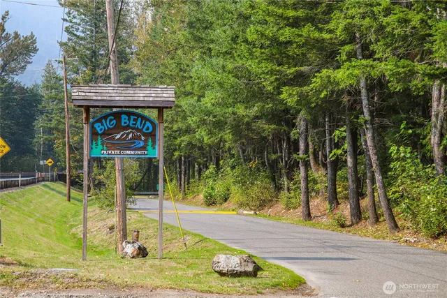 a view of backyard with green space