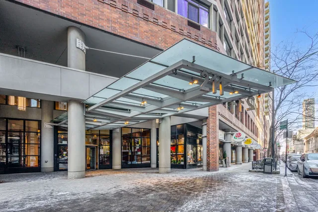 $249,100 | 211 East Ohio Street, Unit 2419, Chicago, IL 60611