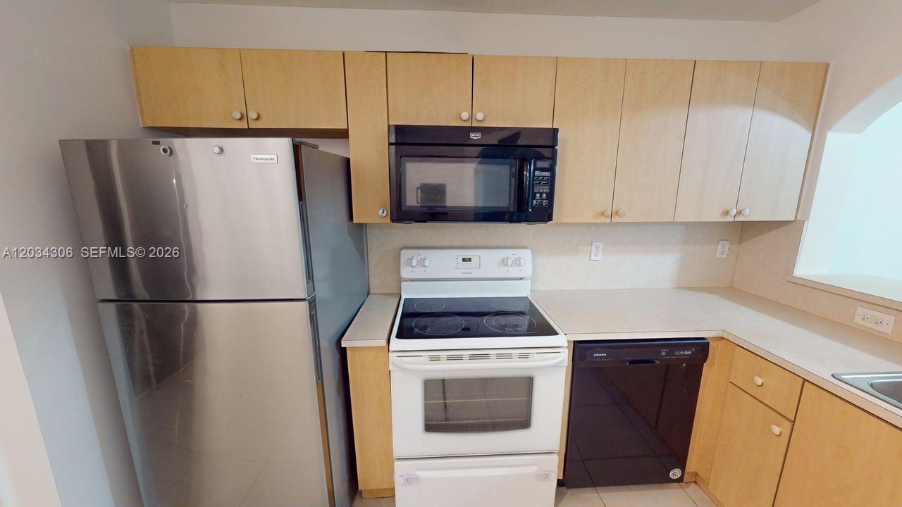 2921 Southeast 13th Road, Unit 10439 Homestead, FL 33035 - Photo 12 of 28