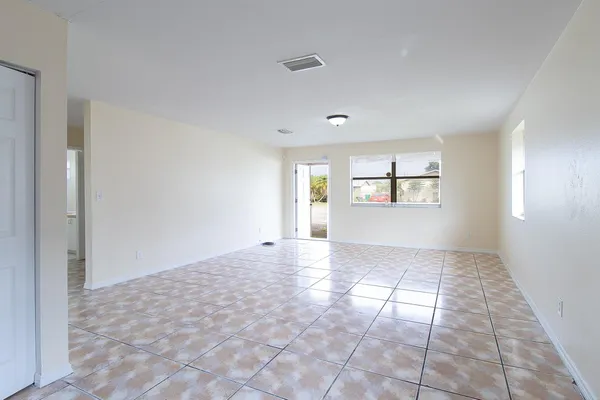 $2,850 | 455 Northwest 14th Street, Florida City, FL 33034