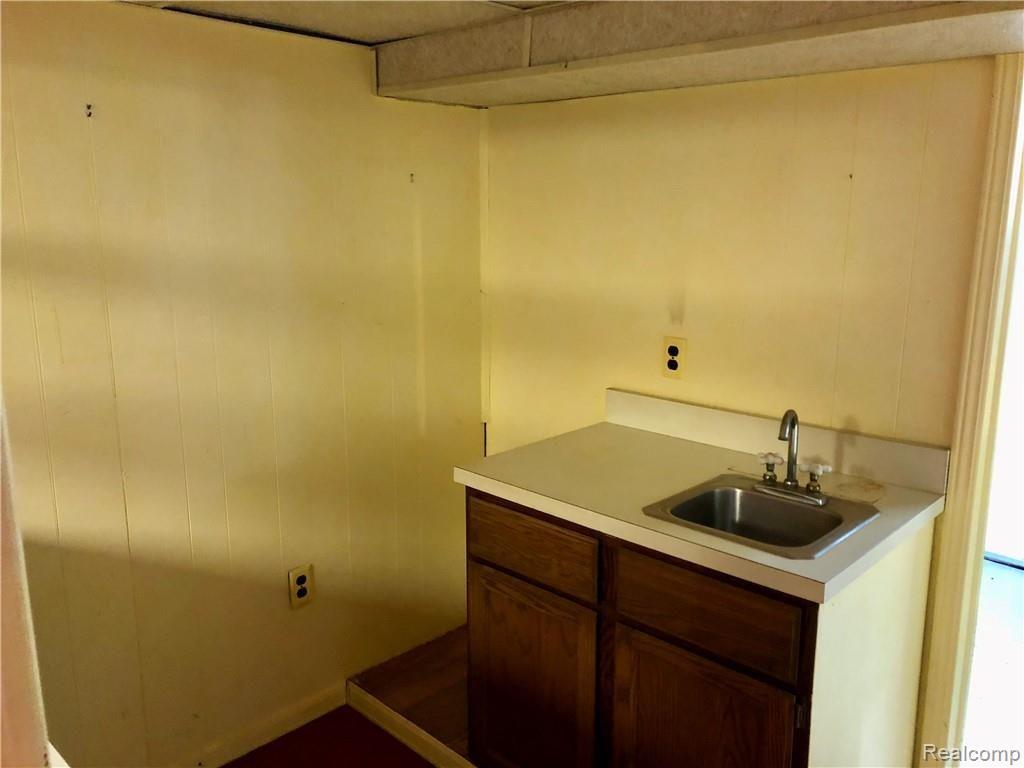 4294 Lapeer Road Burton, MI 48509 - Photo 34 of 96 fullsizeoutput_eda5.jpeg
