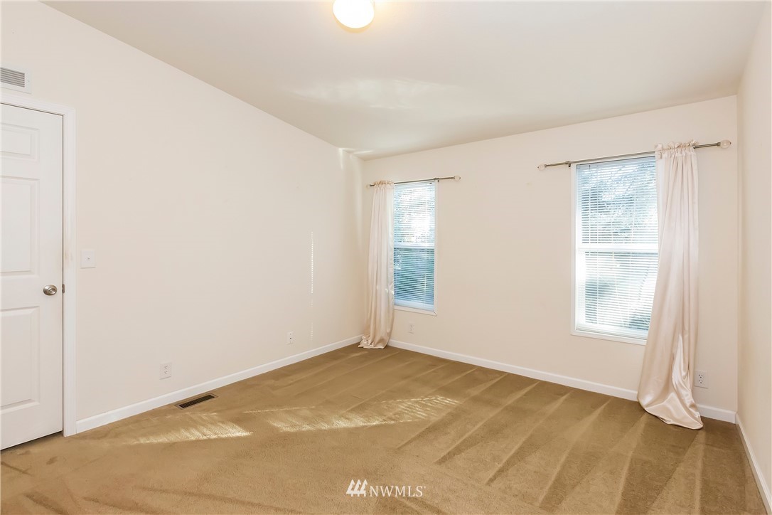 2940 Harris Road Southeast Port Orchard, WA 98366 - Photo 12 of 37 Gallery Image 12