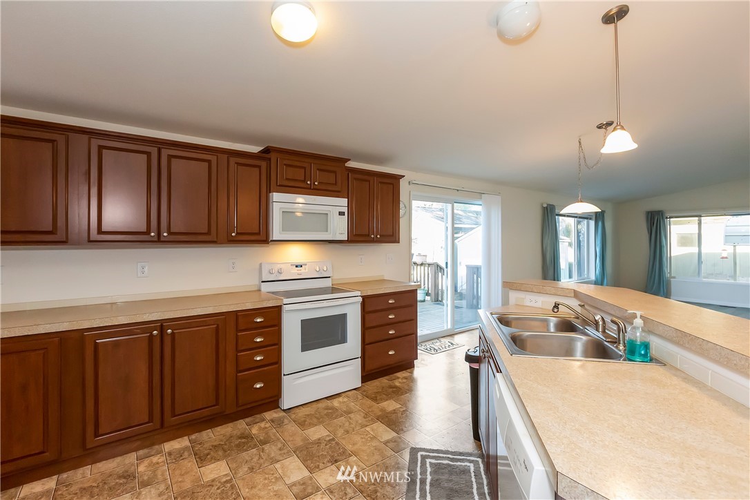 2940 Harris Road Southeast Port Orchard, WA 98366 - Photo 5 of 37 Gallery Image 5