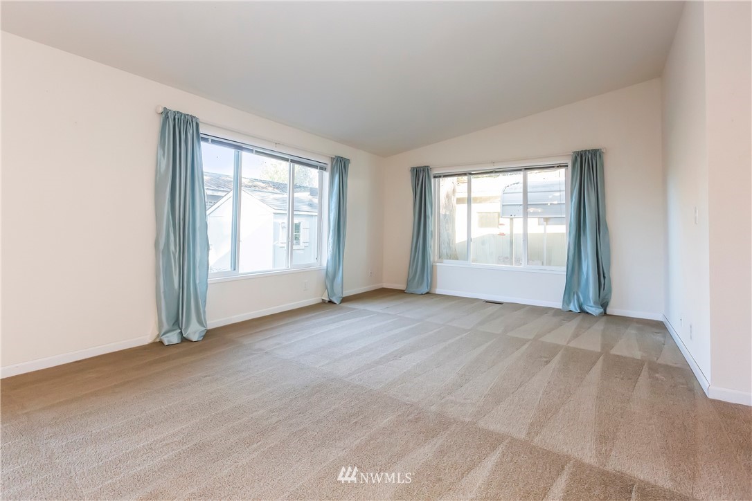 2940 Harris Road Southeast Port Orchard, WA 98366 - Photo 10 of 37 Gallery Image 10