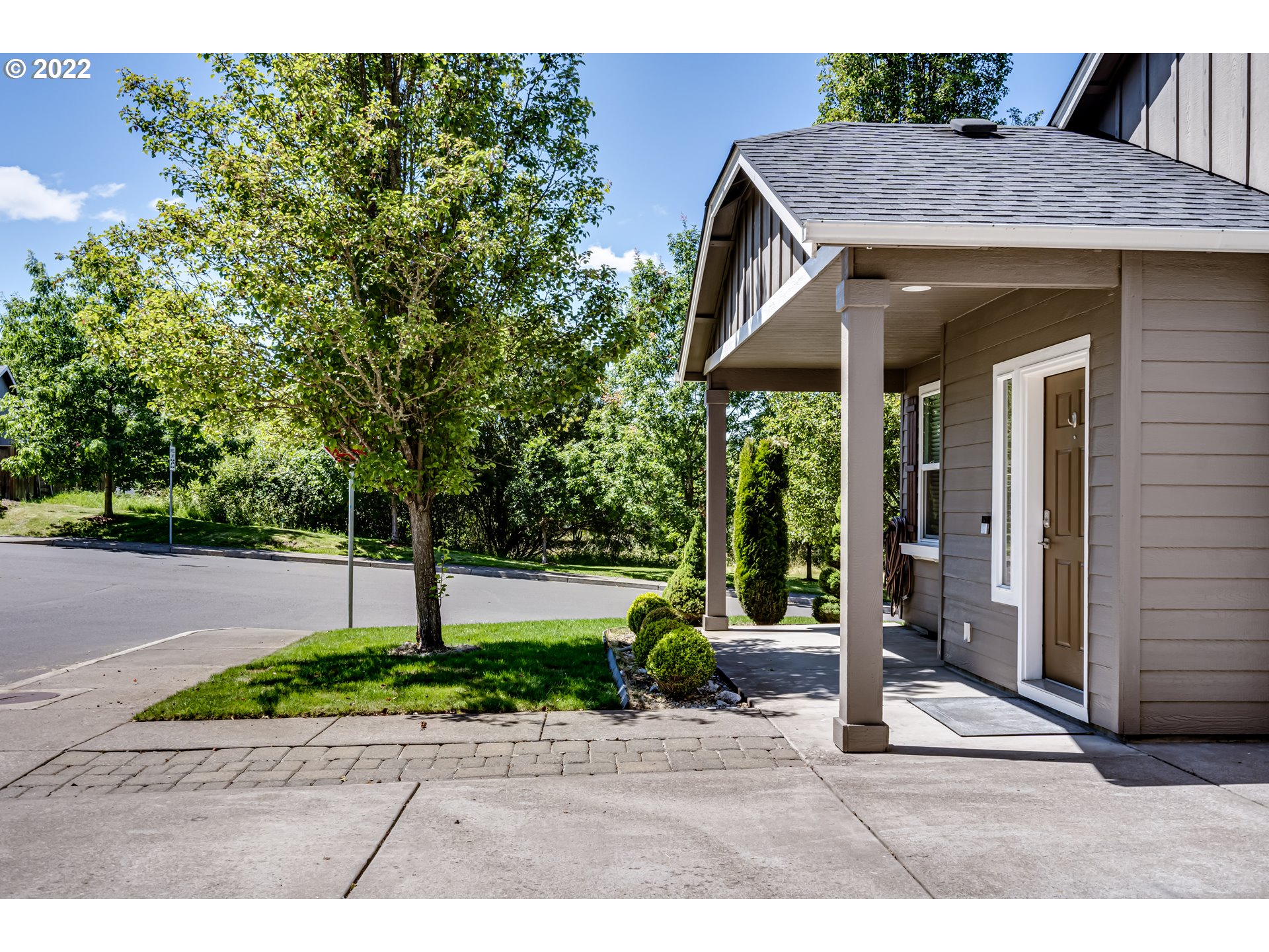507 South 48th Place Springfield, OR 97478 - Photo 31 of 31 a view of a house with a street