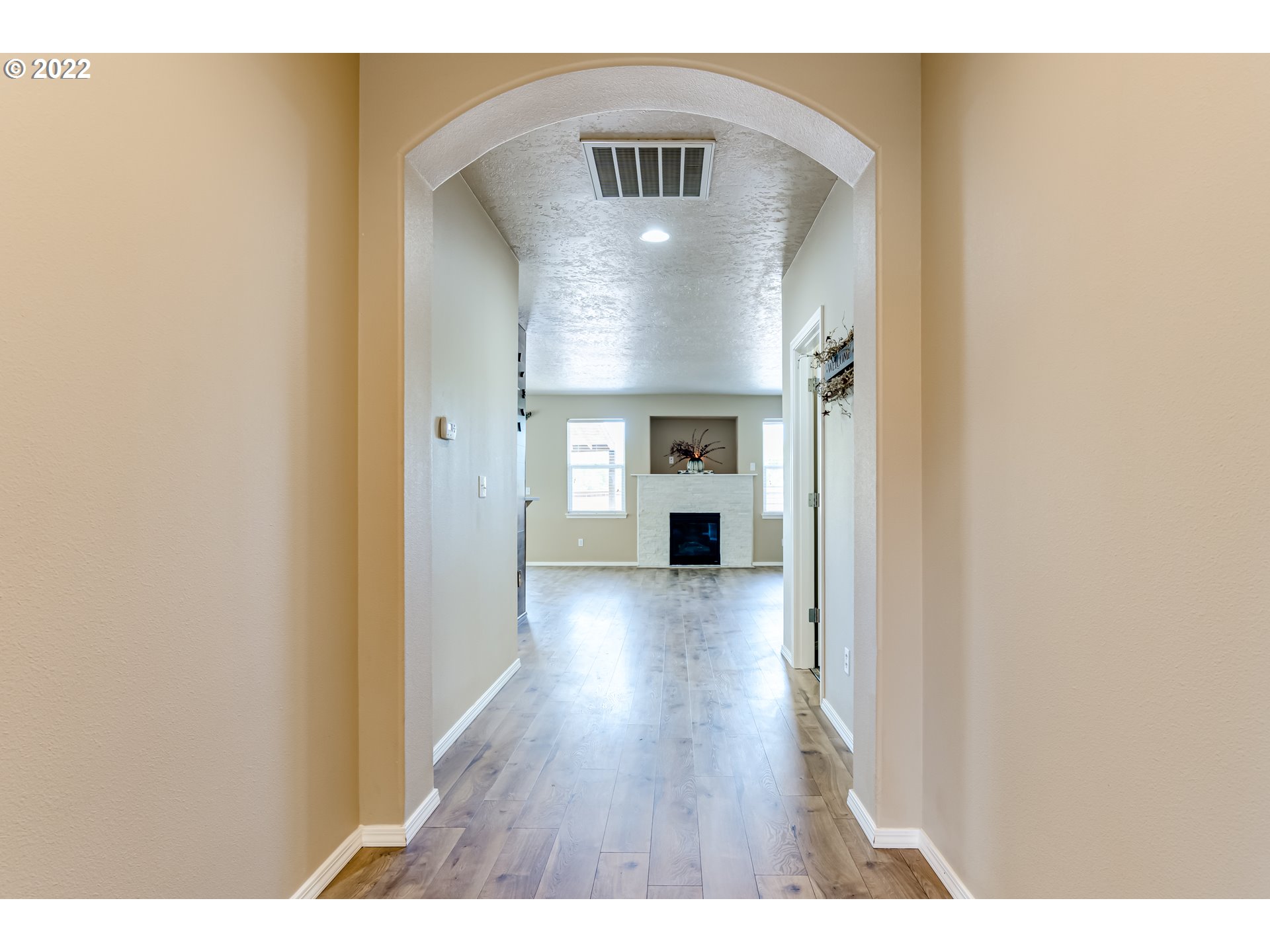 507 South 48th Place Springfield, OR 97478 - Photo 5 of 31 a view of a hallway with wooden floor