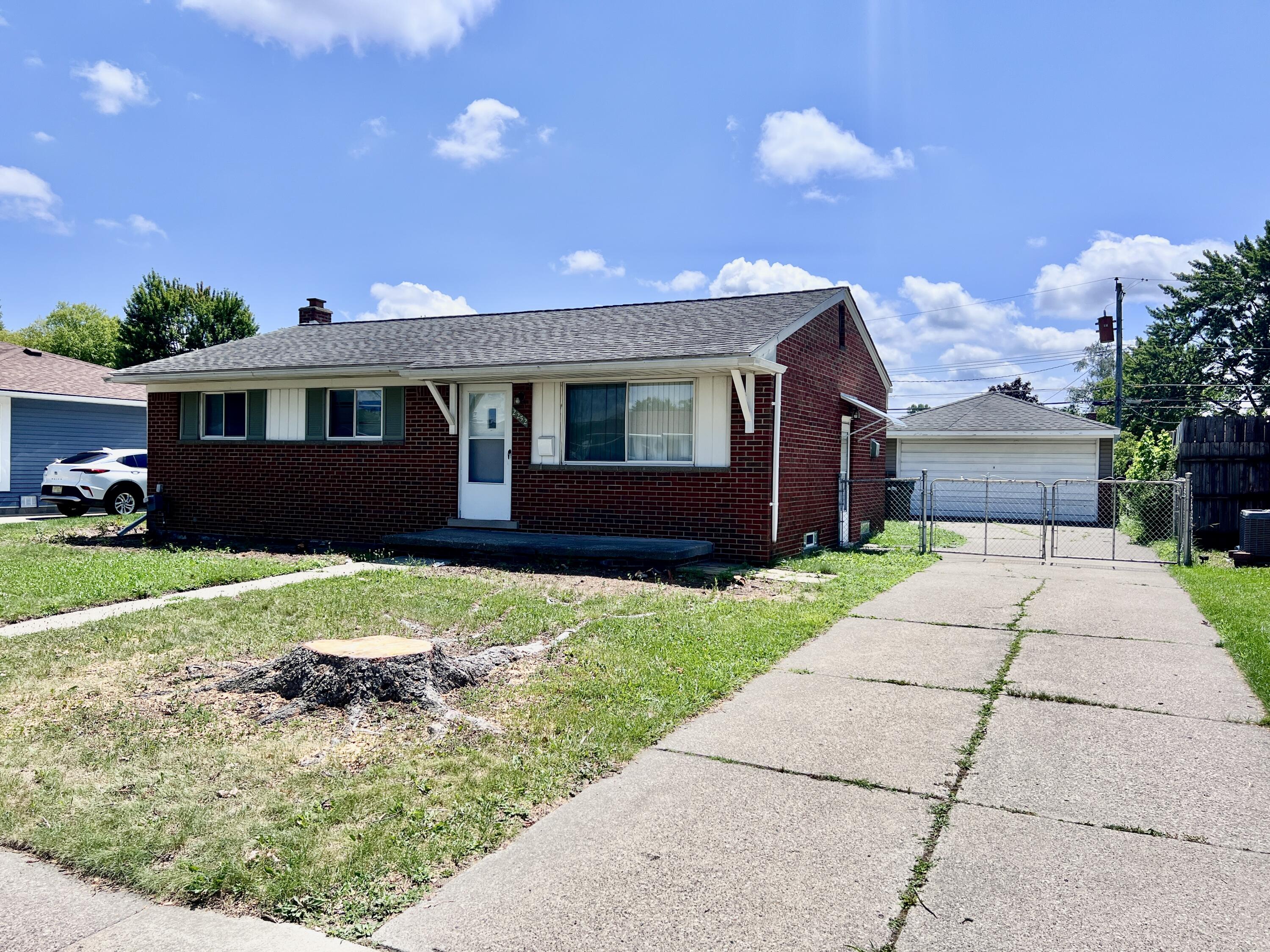 2252 Winston Drive Sterling Heights, MI 48310 - Photo 2 of 21 IMG_9312