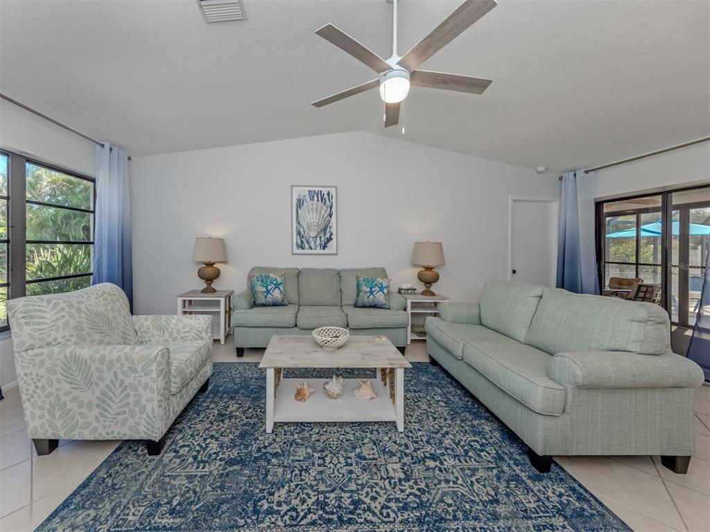 1211 Southland Road Venice, FL 34293 - Photo 11 of 38 Gallery Image 11