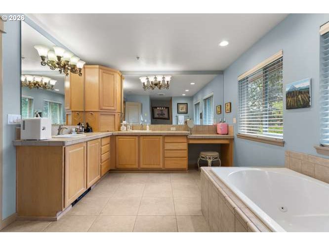 19913 Southeast 8th Way Camas, WA 98607 - Photo 32 of 48