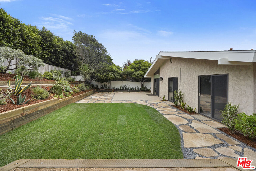 Sea Star Drive Malibu, CA 90265 - Photo 4 of 33