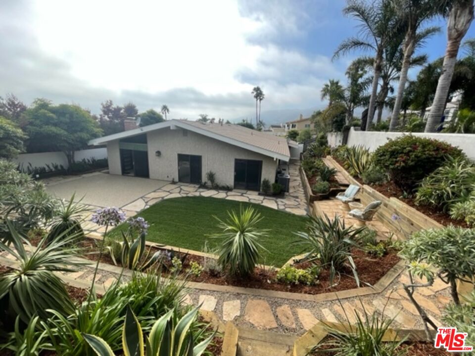 Sea Star Drive Malibu, CA 90265 - Photo 5 of 33 a view of a backyard