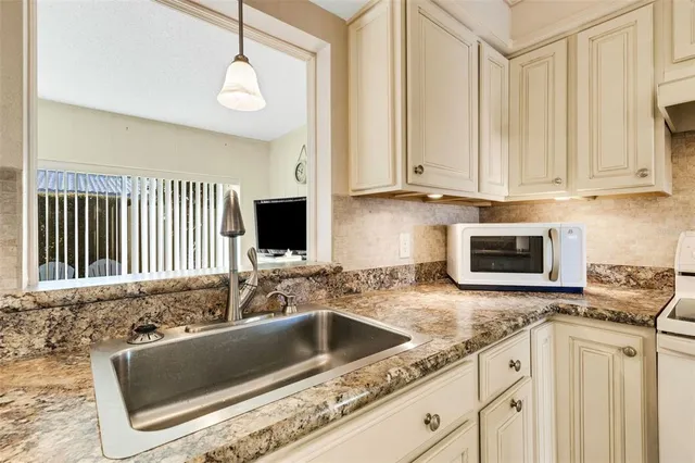 $235,000 | 72 Circlewood Drive, Unit A27, Venice, FL 34293