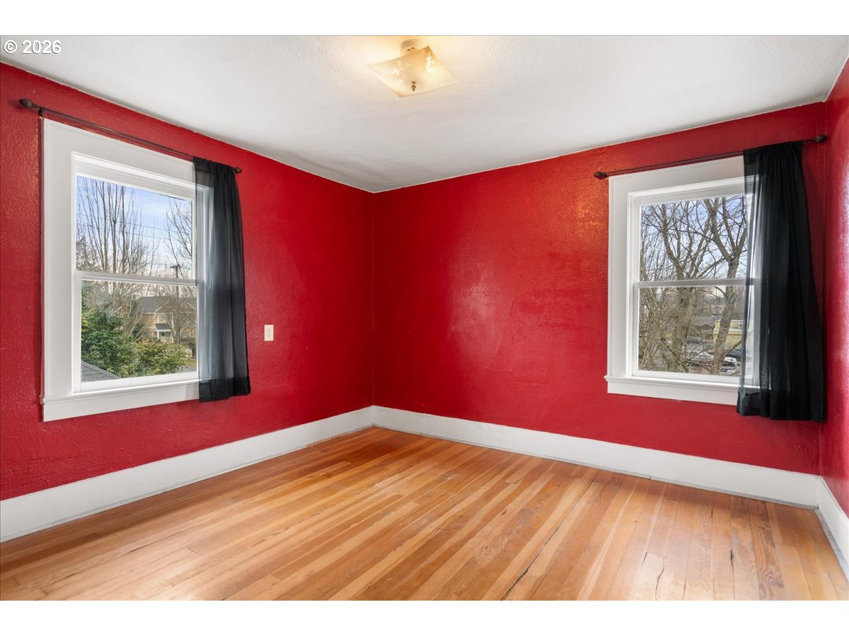 1280 4th Street Northeast Salem, OR 97301 - Photo 33 of 44 a view of an empty room with windows