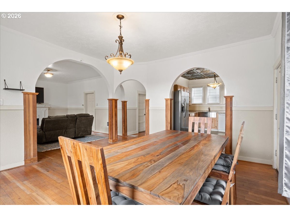 1280 4th Street Northeast Salem, OR 97301 - Photo 9 of 44 a view of living room and kitchen