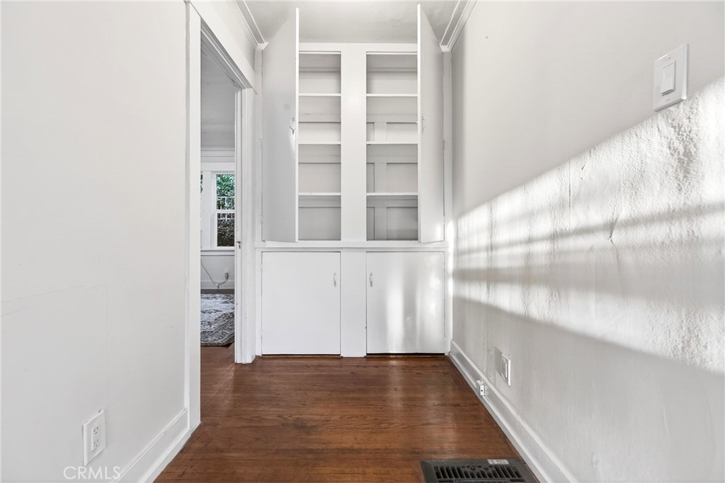 316 West Kenneth Road Glendale, CA 91202 - Photo 19 of 33