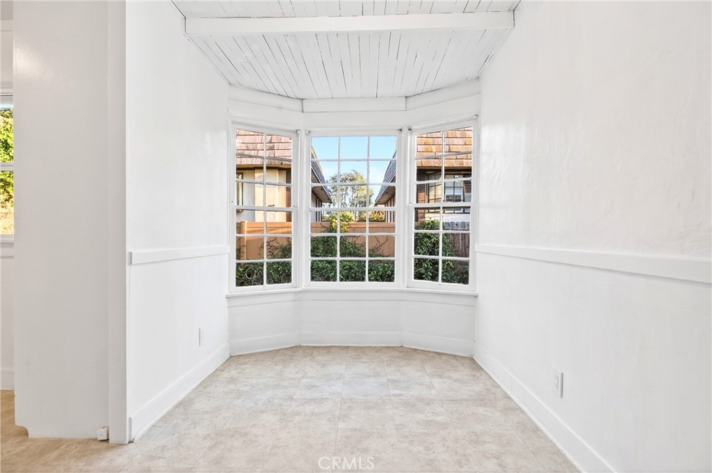 316 West Kenneth Road Glendale, CA 91202 - Photo 25 of 33