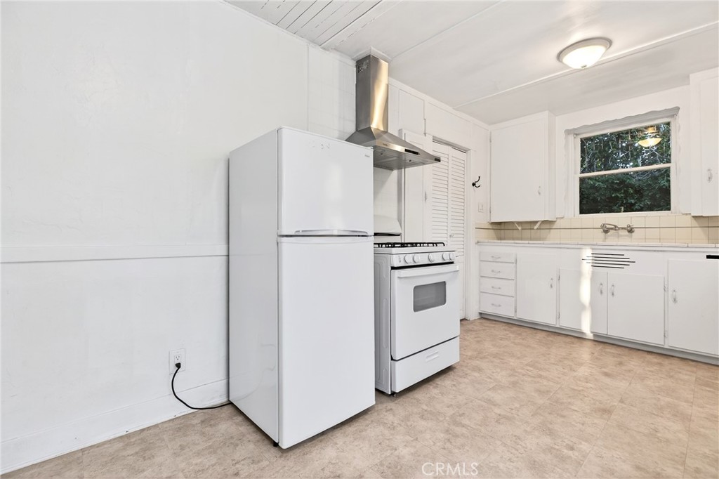 316 West Kenneth Road Glendale, CA 91202 - Photo 26 of 33