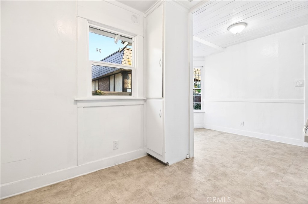 316 West Kenneth Road Glendale, CA 91202 - Photo 29 of 33