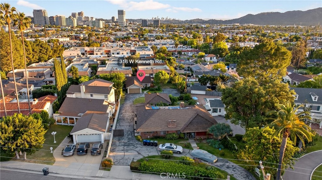 316 West Kenneth Road Glendale, CA 91202 - Photo 3 of 33