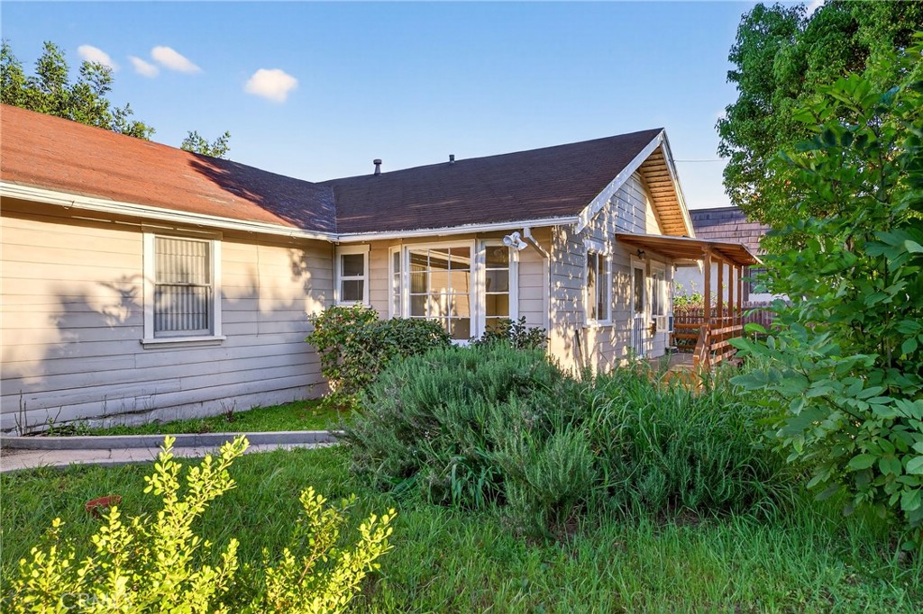 316 West Kenneth Road Glendale, CA 91202 - Photo 4 of 33