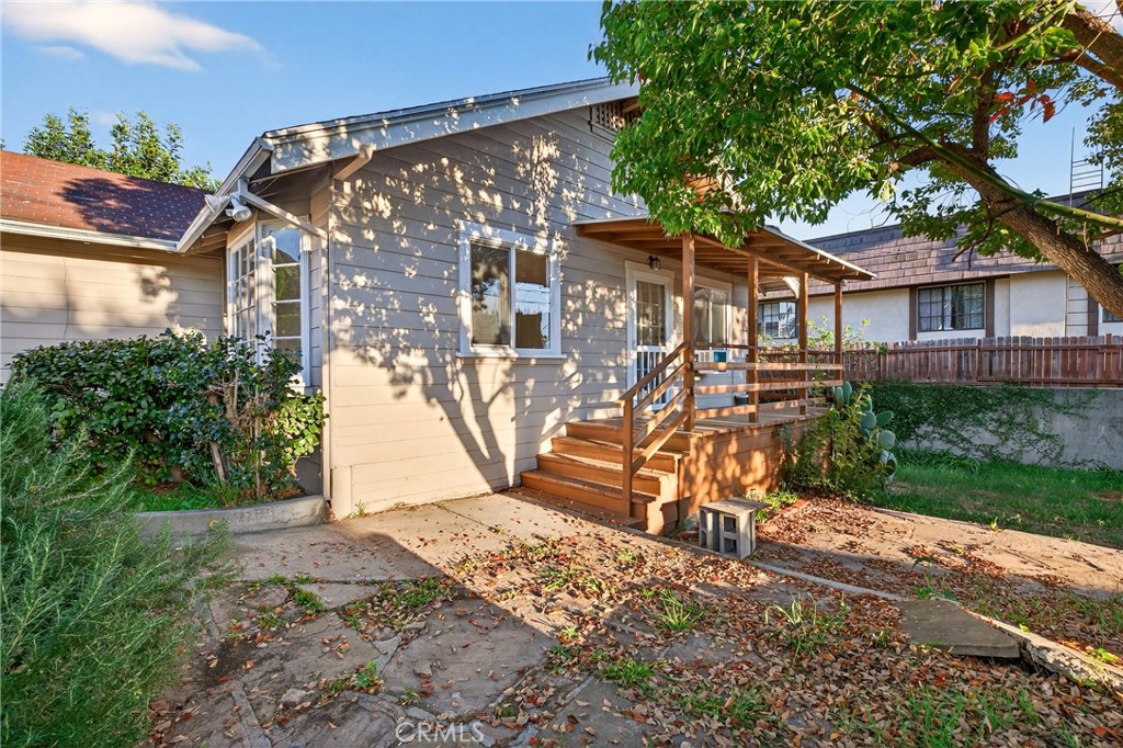 316 West Kenneth Road Glendale, CA 91202 - Photo 6 of 34 a view of outdoor space yard and patio