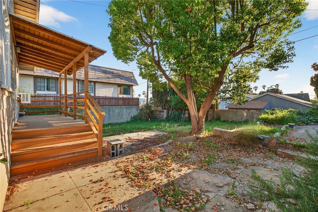 316 West Kenneth Road Glendale, CA 91202 - Photo 6 of 33