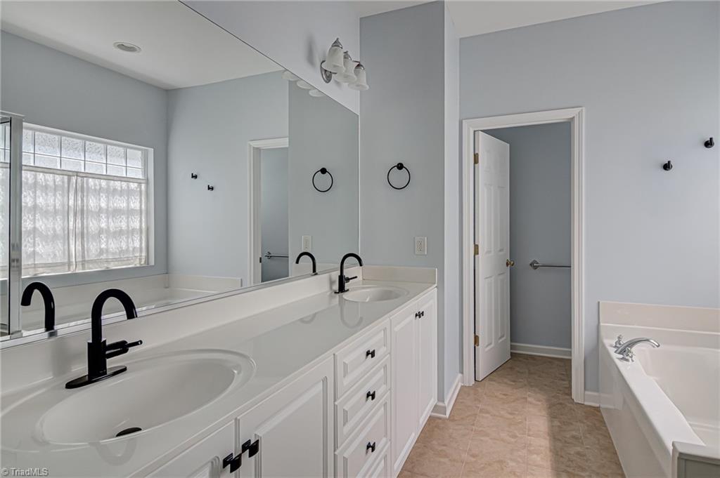 3959 Navy Place High Point, NC 27265 - Photo 23 of 35 Gallery Image 23