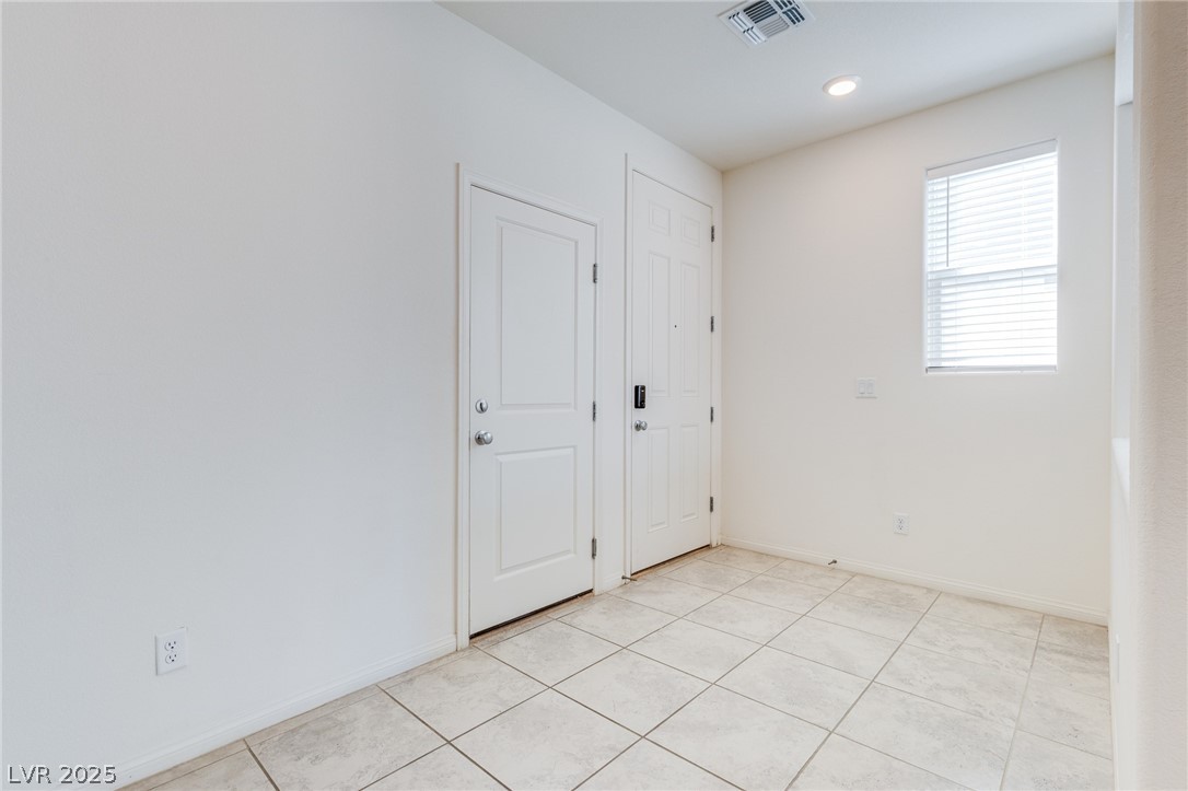 9858 West Meranto Avenue Las Vegas, NV 89178 - Photo 5 of 36