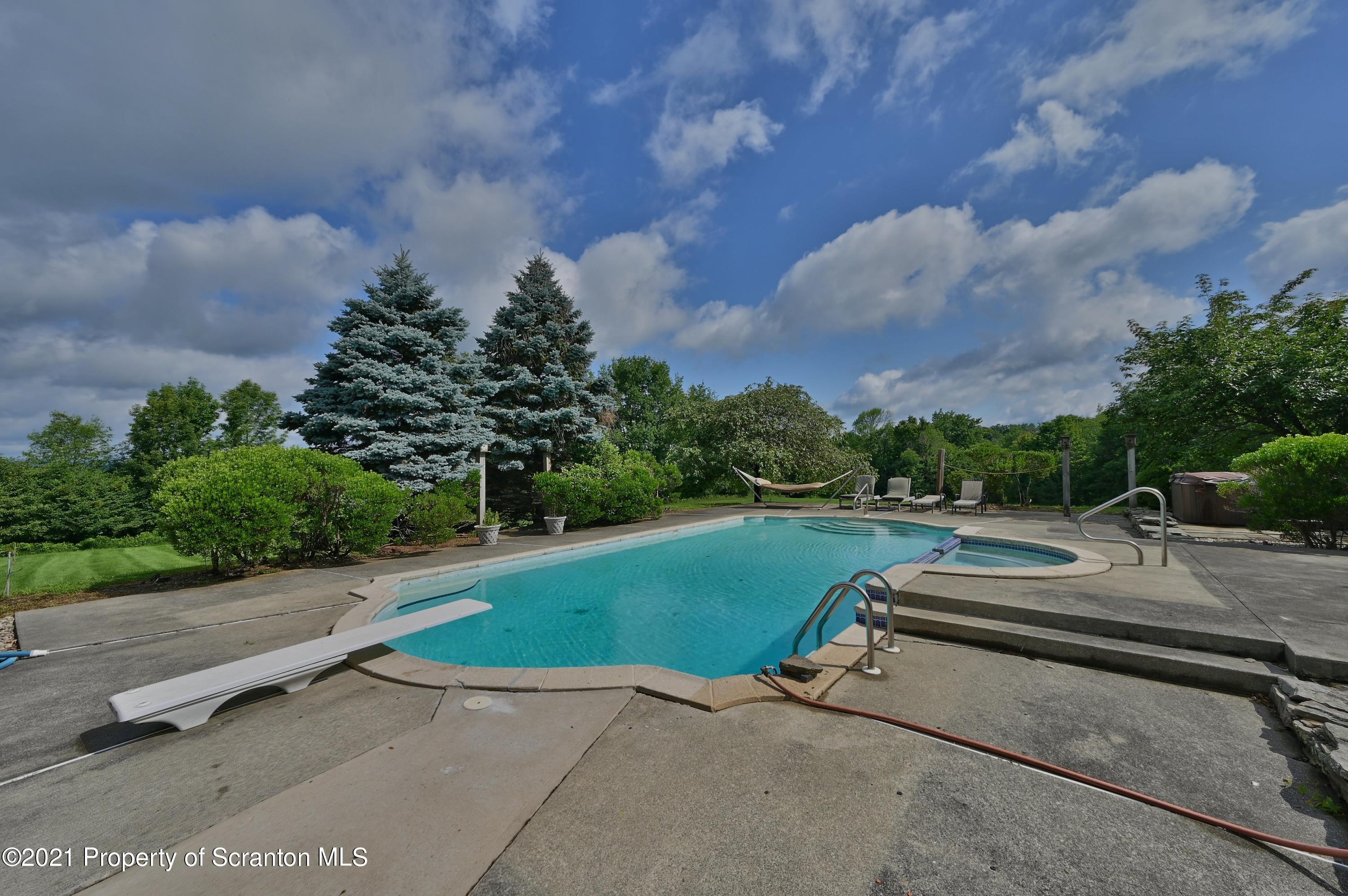 454 Twin Rocks Road Sterling, PA 18463 - Photo 10 of 102