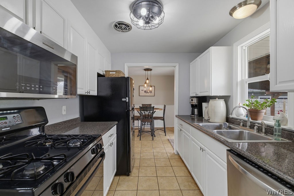 3161 Durham Road Hamburg, NY 14075 - Photo 9 of 36