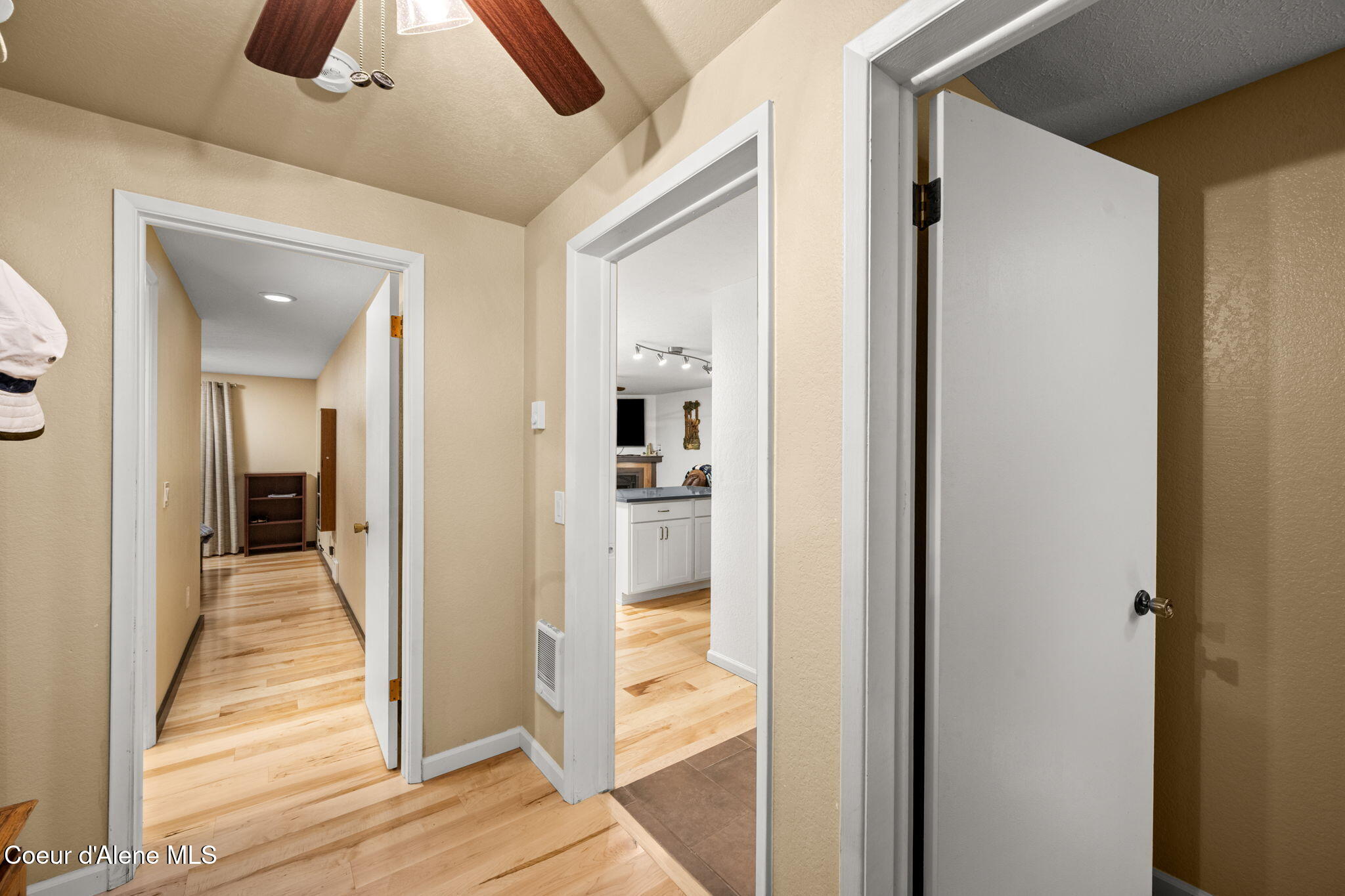 5421 West Fairway Lane, Unit 23 Rathdrum, ID 83858 - Photo 3 of 31 2-web-or-mls-DSC_5373