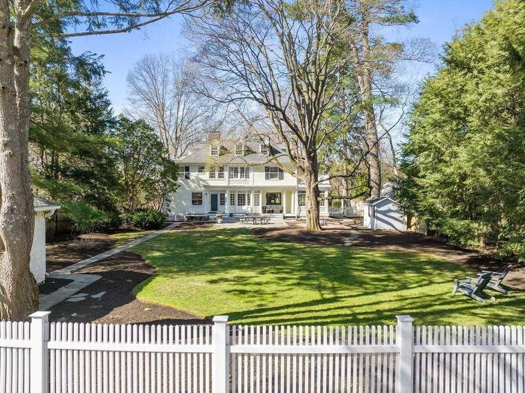 20 Dover Road Wellesley, MA 02482 - Photo 2 of 25