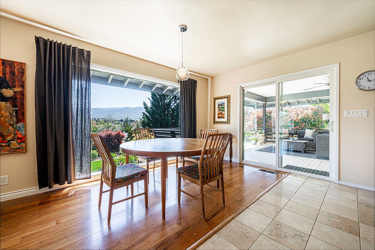 113 South Foothill Road Medford, OR 97504 - Photo 12 of 32 DSC07767-Edit