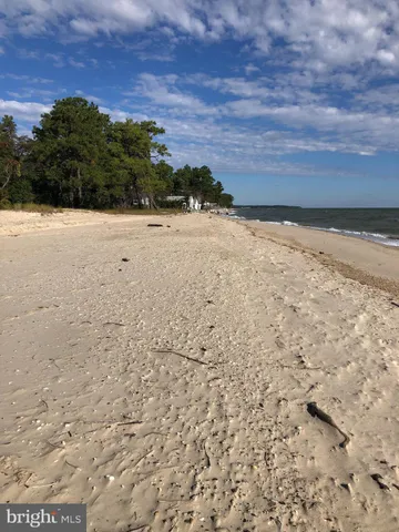 $250,000 | 15399 Holly Drive, Scotland, MD 20687