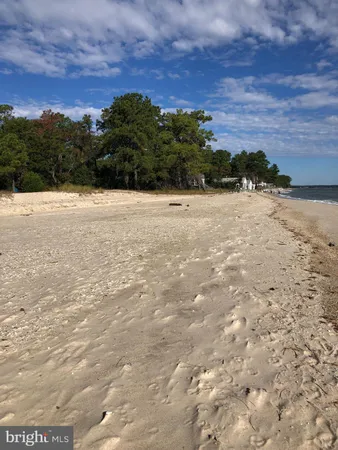 $250,000 | 15399 Holly Drive, Scotland, MD 20687