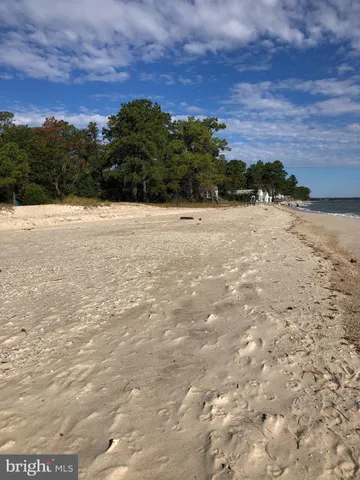 $250,000 | 15399 Holly Drive, Scotland, MD 20687