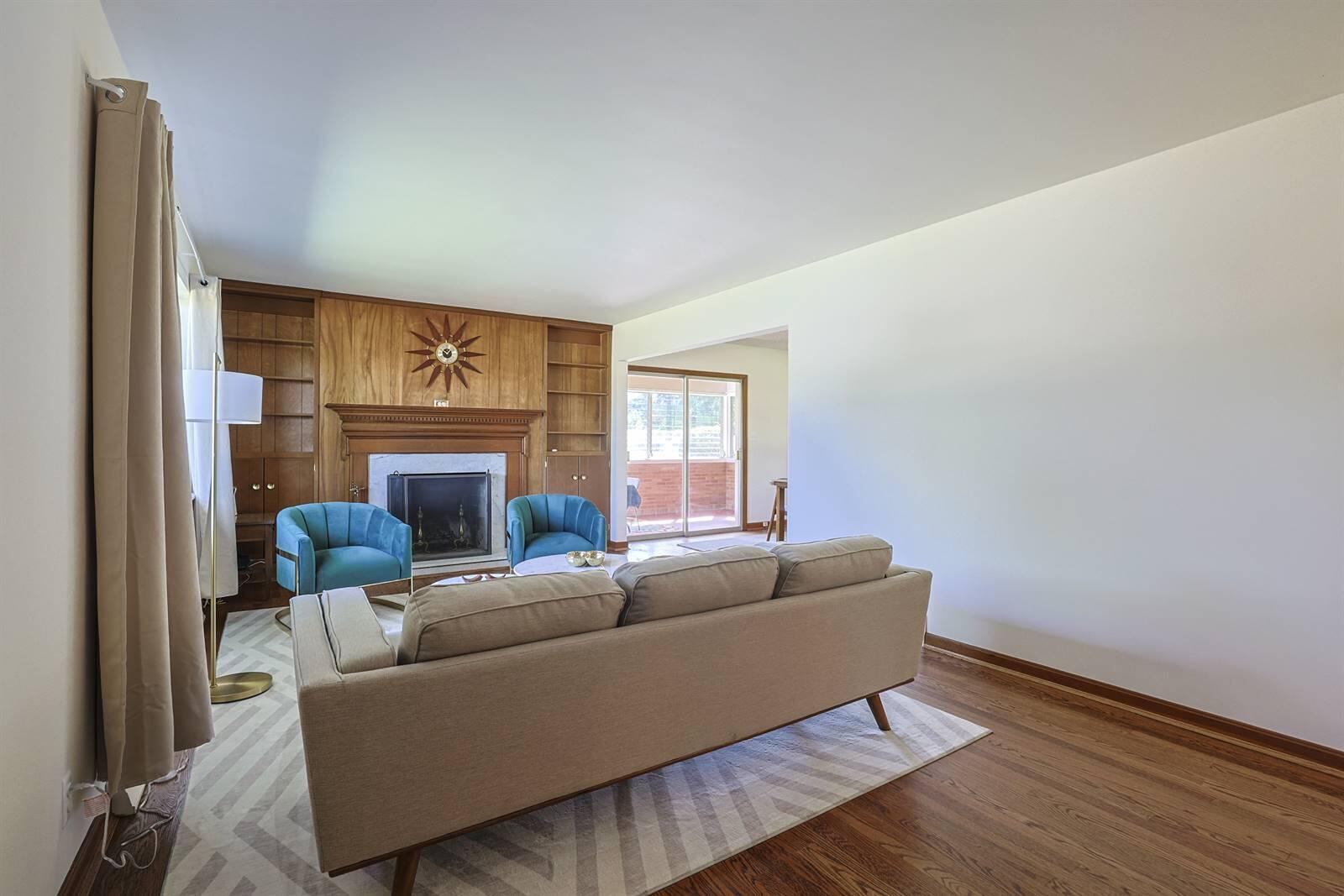 2559 Amsterdam Road Fort Mitchell, KY 41017 - Photo 6 of 34 006-Living-Room-3
