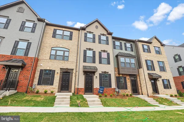 $3,200 | 14076 Sunrise Valley Drive, Herndon, VA 20171