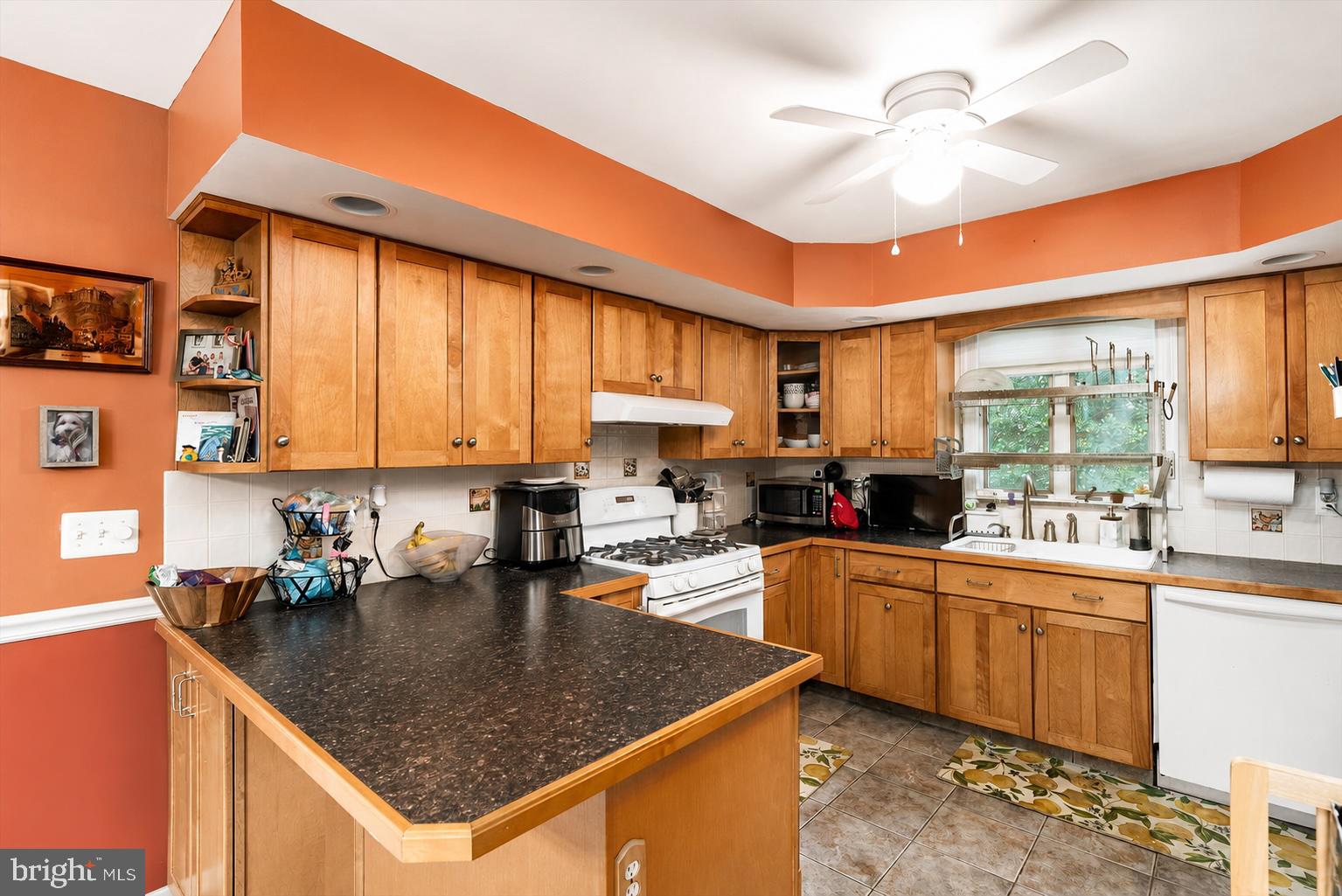 9 Alton Road Hamilton, NJ 08619 - Photo 8 of 25 Gallery Image 8