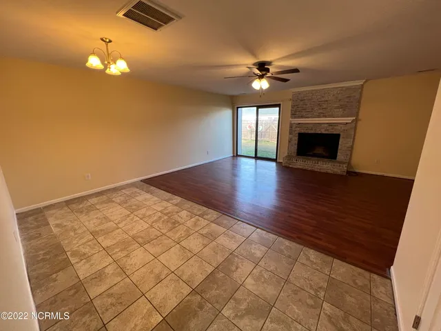 $1,100 | 165 Brown Boulevard, Unit Q, Havelock, NC 28532