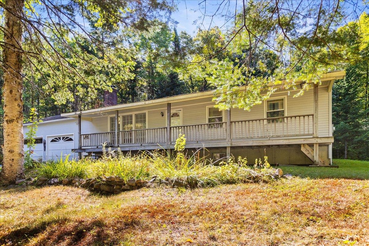 190 Noyes Street Bethlehem, NH 03574 - Photo 2 of 35