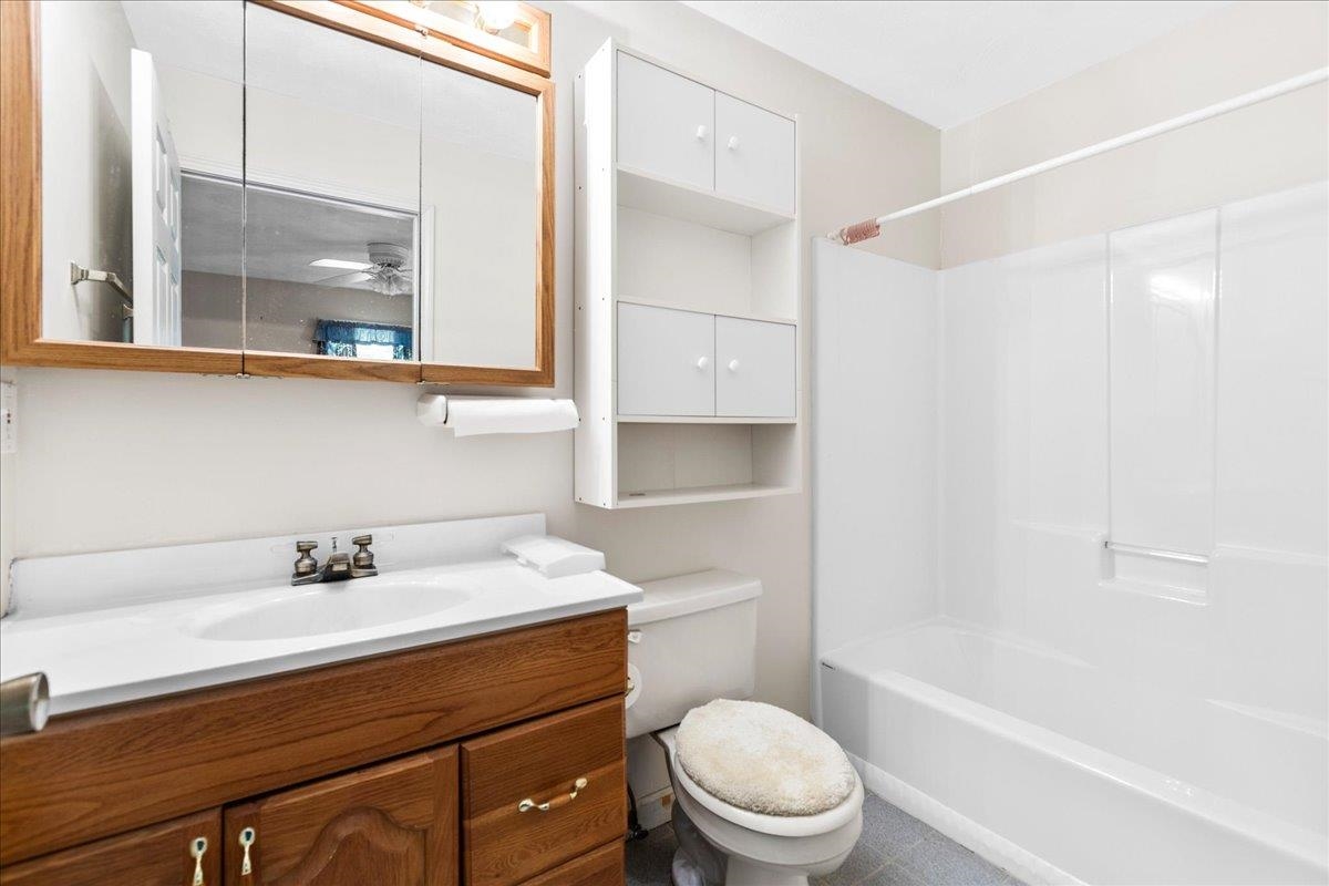 190 Noyes Street Bethlehem, NH 03574 - Photo 23 of 35