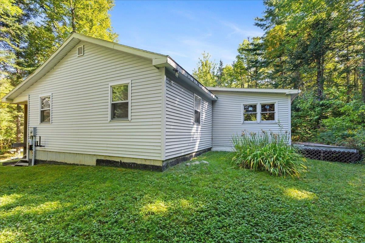 190 Noyes Street Bethlehem, NH 03574 - Photo 4 of 35