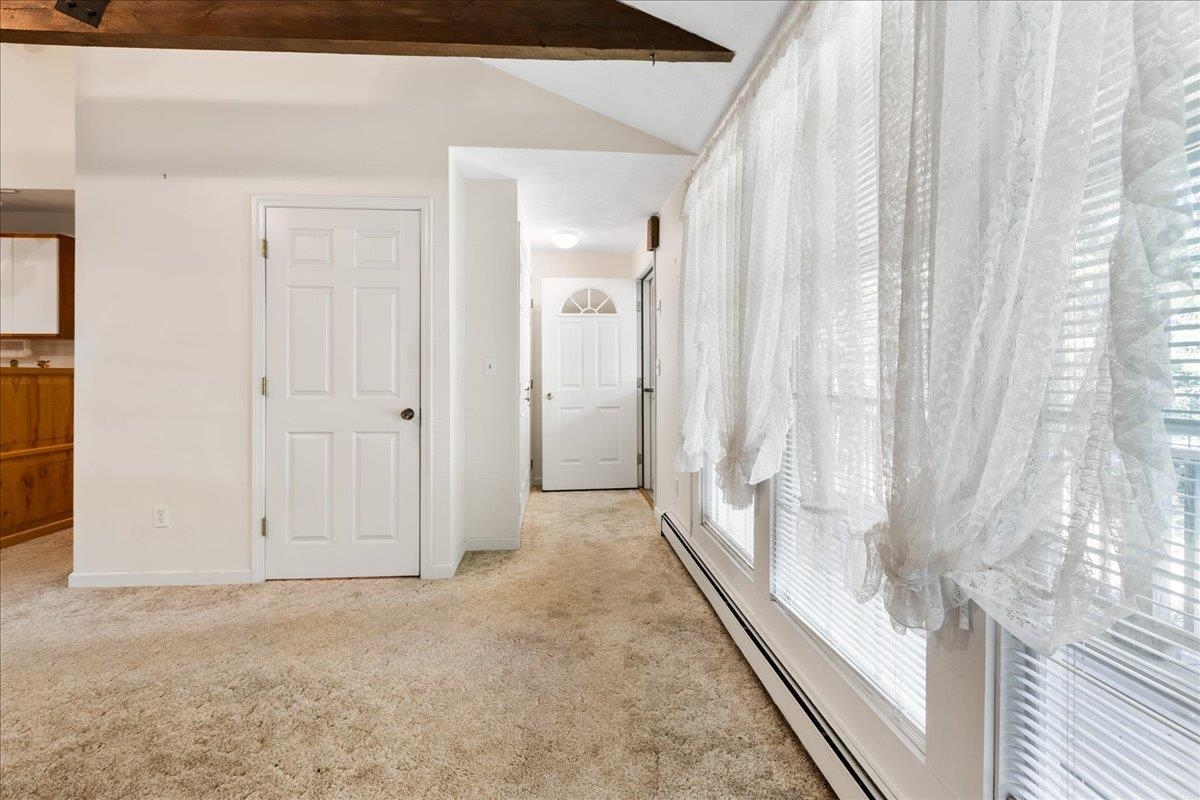 190 Noyes Street Bethlehem, NH 03574 - Photo 7 of 35