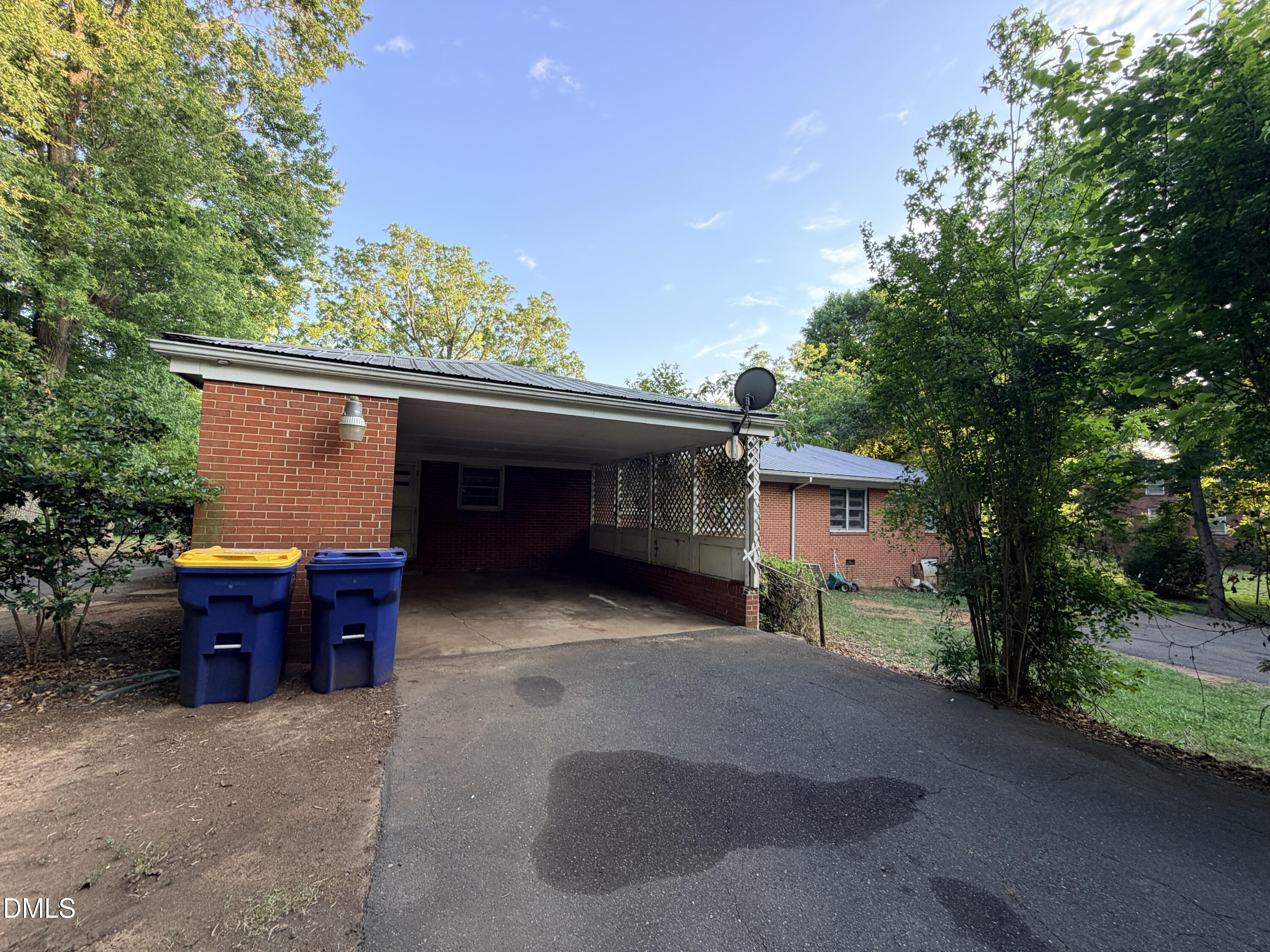 611 East Raleigh Street Siler City, NC 27344 - Photo 3 of 4