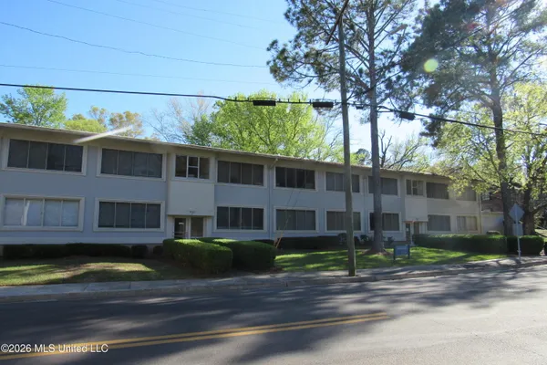 $905 | 1043 Poplar Boulevard, Unit D2, Jackson, MS 39202