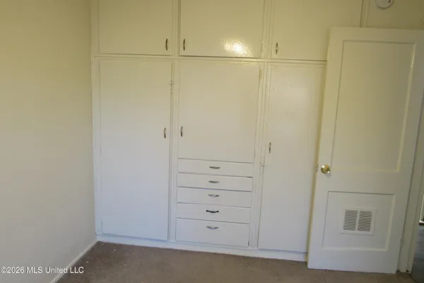 $905 | 1043 Poplar Boulevard, Unit D2, Jackson, MS 39202